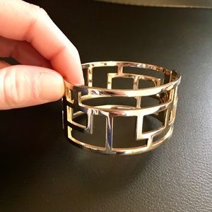 Gold Clasp Bracelet